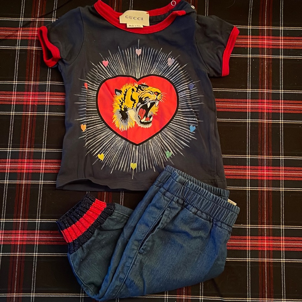 Gucci kids 0-3 months Blind for Love Tee shirt & Joggers